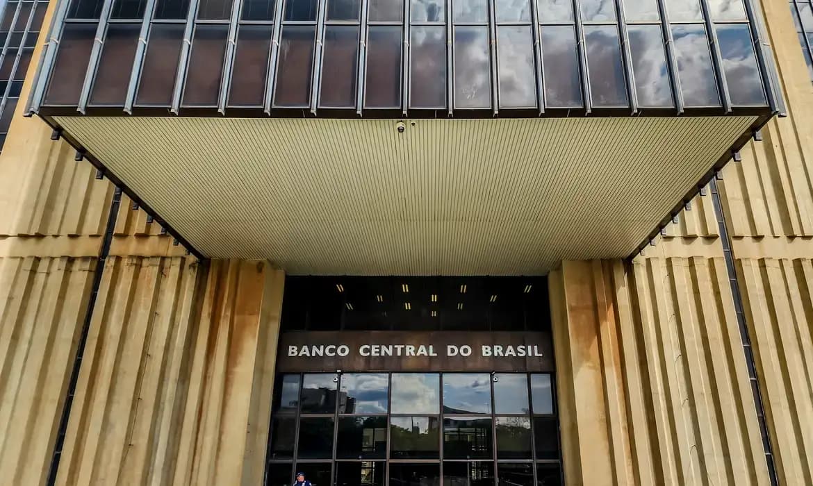 Mercado projeta inflação a 5% em 2026 e revê estimativa do PIB