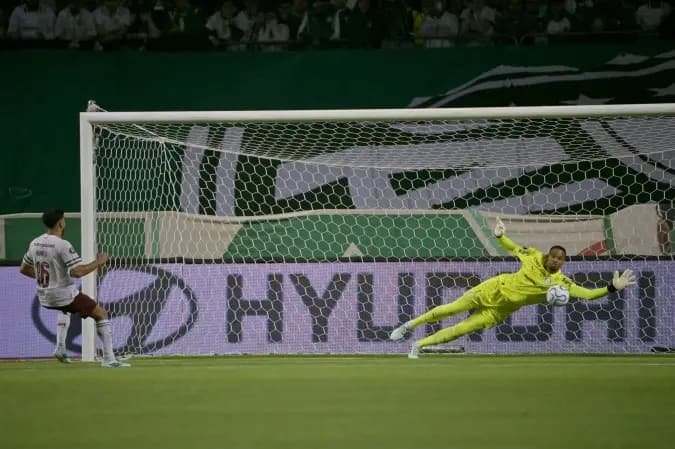 Nos pênaltis, Palmeiras supera o Fluminense e vai à final da Libertadores