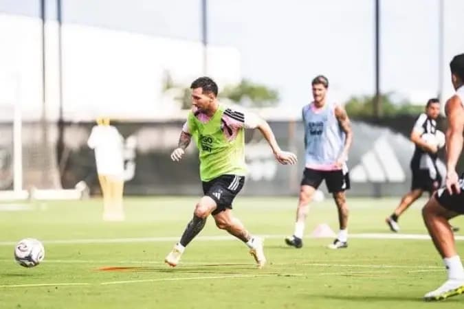 Messi fala sobre Copa de 2026, Neymar e rivalidade com Cristiano Ronaldo