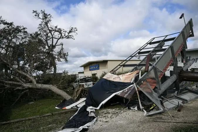 Furacão Isaías deixa mortos e quase um milhão sem energia nos EUA