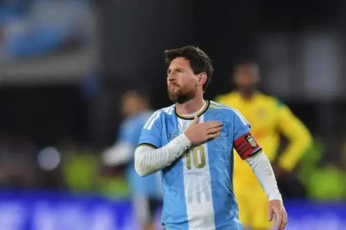 Gol e assistência: Messi dá show na despedida com a camisa da Argentina