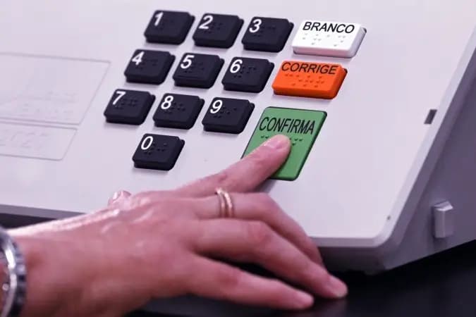 Segundo turno começa no exterior; brasileiros na Nova Zelândia são os primeiros a votar