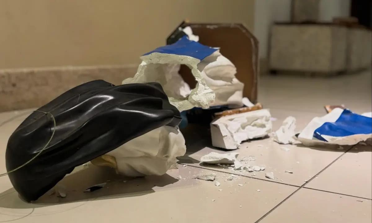 Imagem de Santa Dulce dos Pobres é destruída dentro de igreja em Salvador