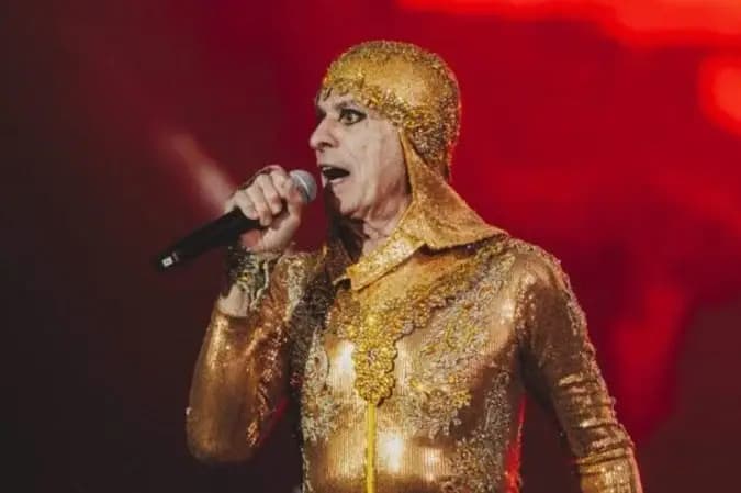 Ney Matogrosso anuncia pausa nos shows após cirurgia