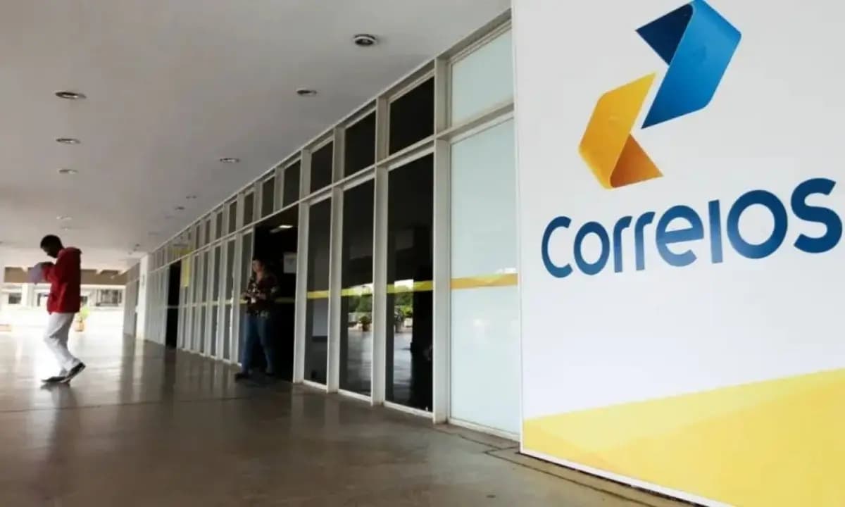 Funcionários dos Correios aprovam greve nacional por tempo indeterminado