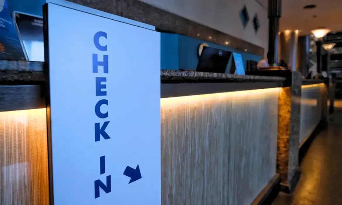 Hospedagens têm até hoje (20/04) para adotar check-in digital