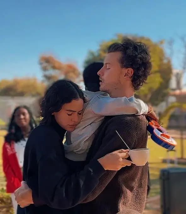 Shawn Mendes grava vídeo falando português e fãs se empolgam