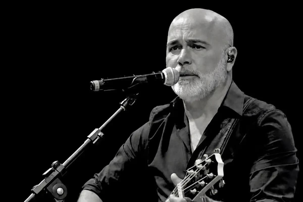 Morre o cantor Rick da dupla Rick & Renner após acidente aéreo em SC 