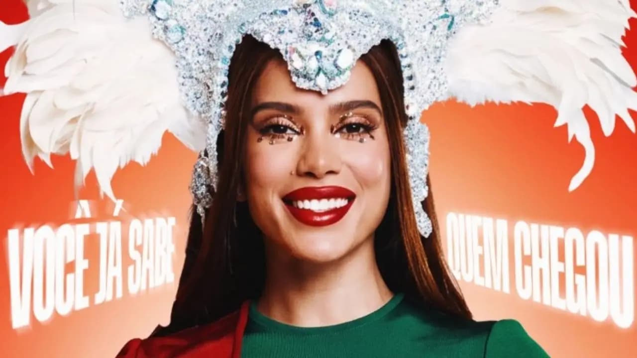 Anitta vira chacota após mostrar samba no pé em quadra da Grande Rio; veja