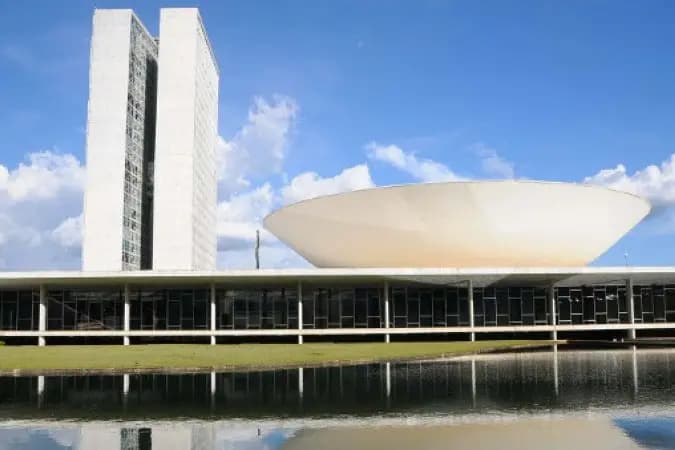 Câmara dos Deputados publica edital com 66 vagas para analista legislativo