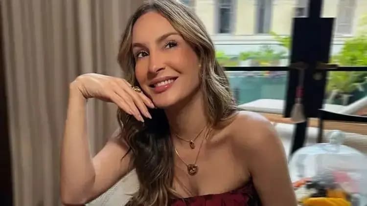 Claudia Leitte explica troca em 'Caranguejo' e nega intolerância religiosa