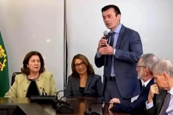 Governo revoga taxa das blusinhas e medida já está valendo
