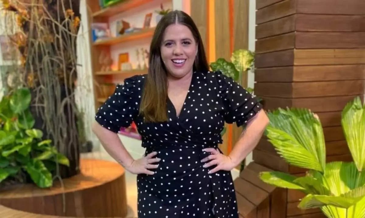 Tati Machado se despede do Saia Justa e emociona ao falar de gravidez: "Feliz e com medo"