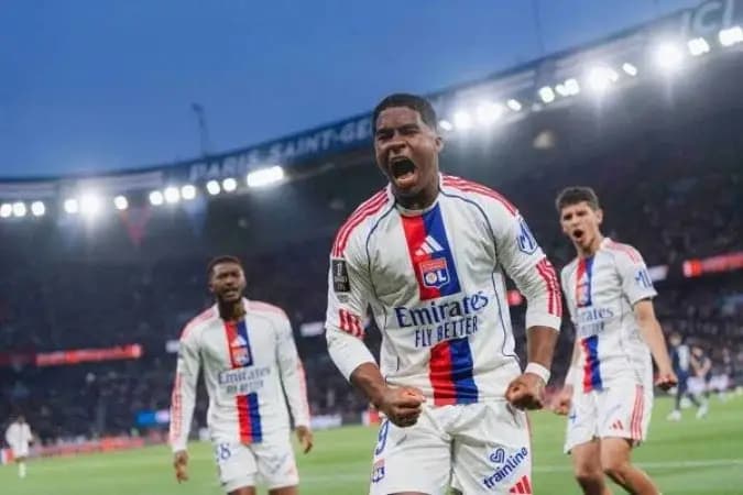 De olho na Copa, Endrick tem atuação genial e o Lyon vence o PSG em Paris