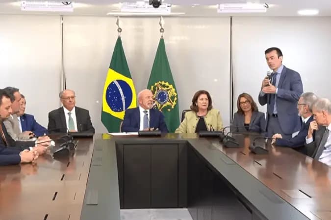 Governo Lula zera imposto federal da "taxa das blusinhas"