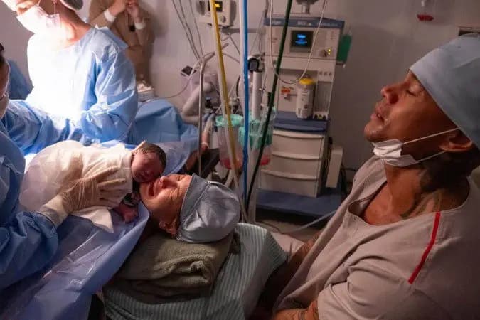 Lore Improta relata dificuldades em primeira noite em casa com filho