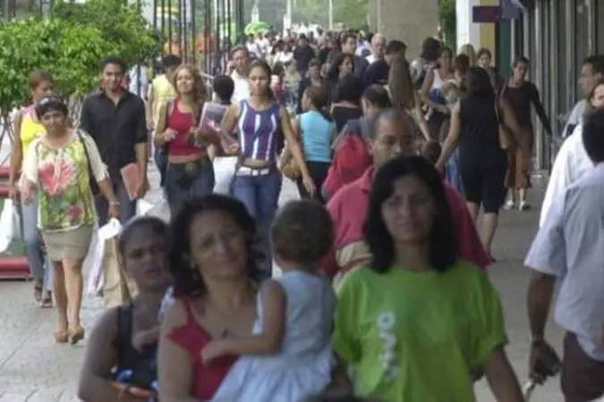 Brasil atinge 212,7 milhões de habitantes em 2025, aponta IBGE