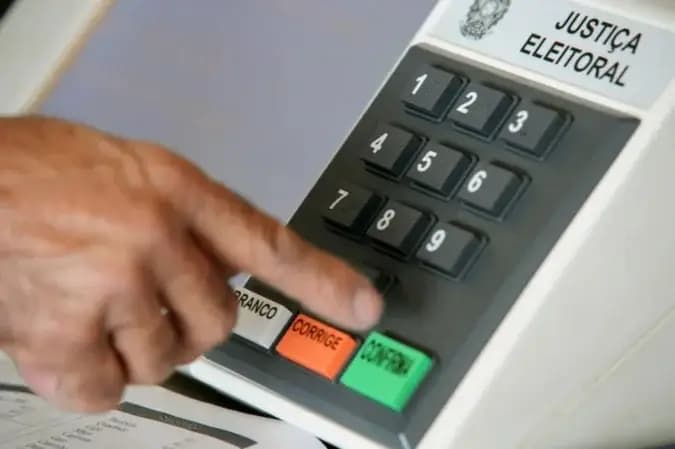 Colinha pode ajudar eleitor a evitar erros na hora de votar em 2026