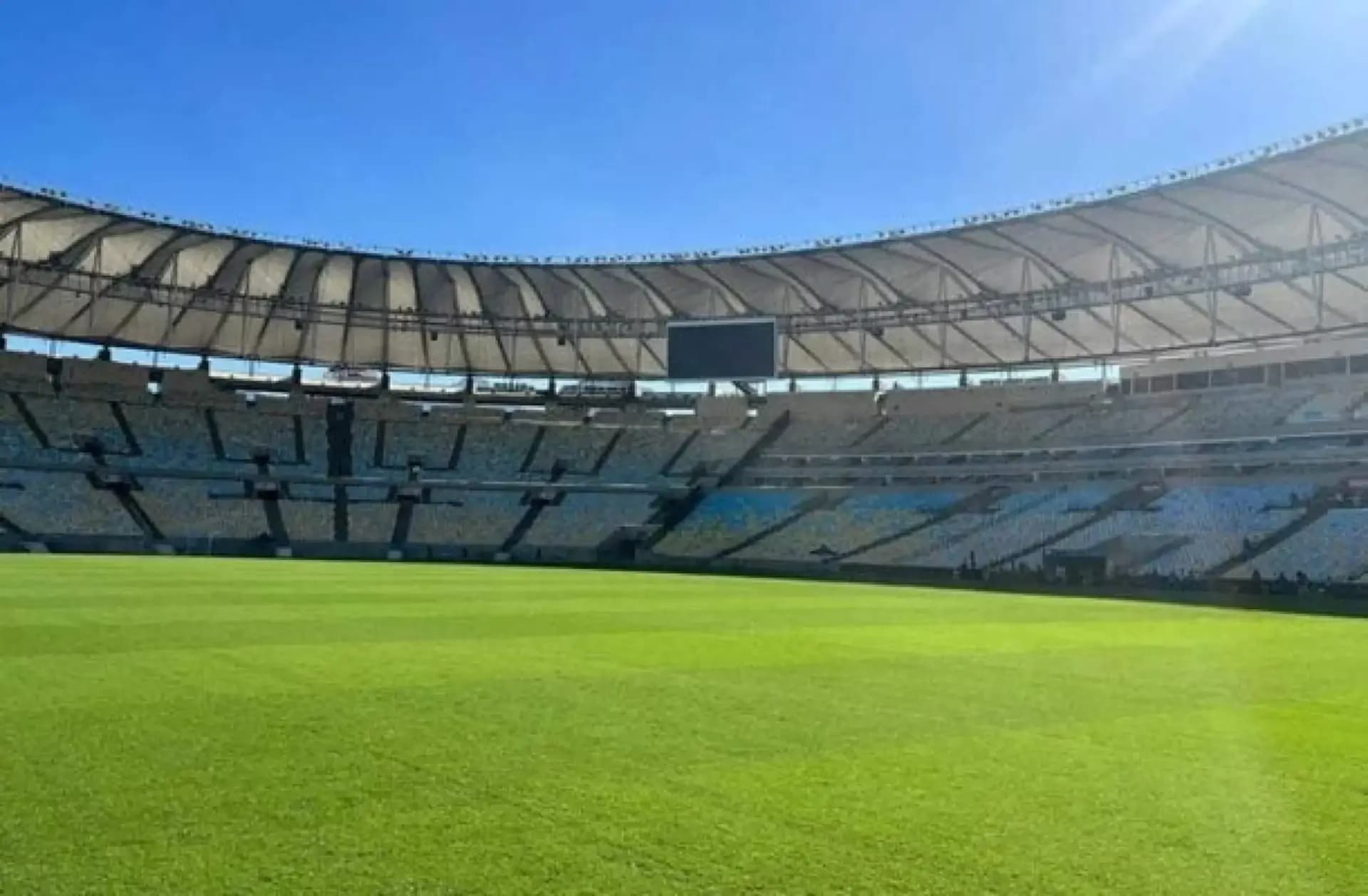 Maracanã é multado por publicidade de conteúdo adulto