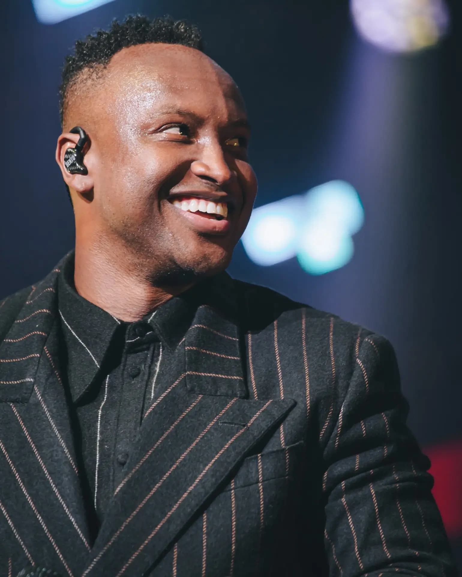 Thiaguinho estreia turnê 'Bem Black' e mistura pagode com R&B e soul