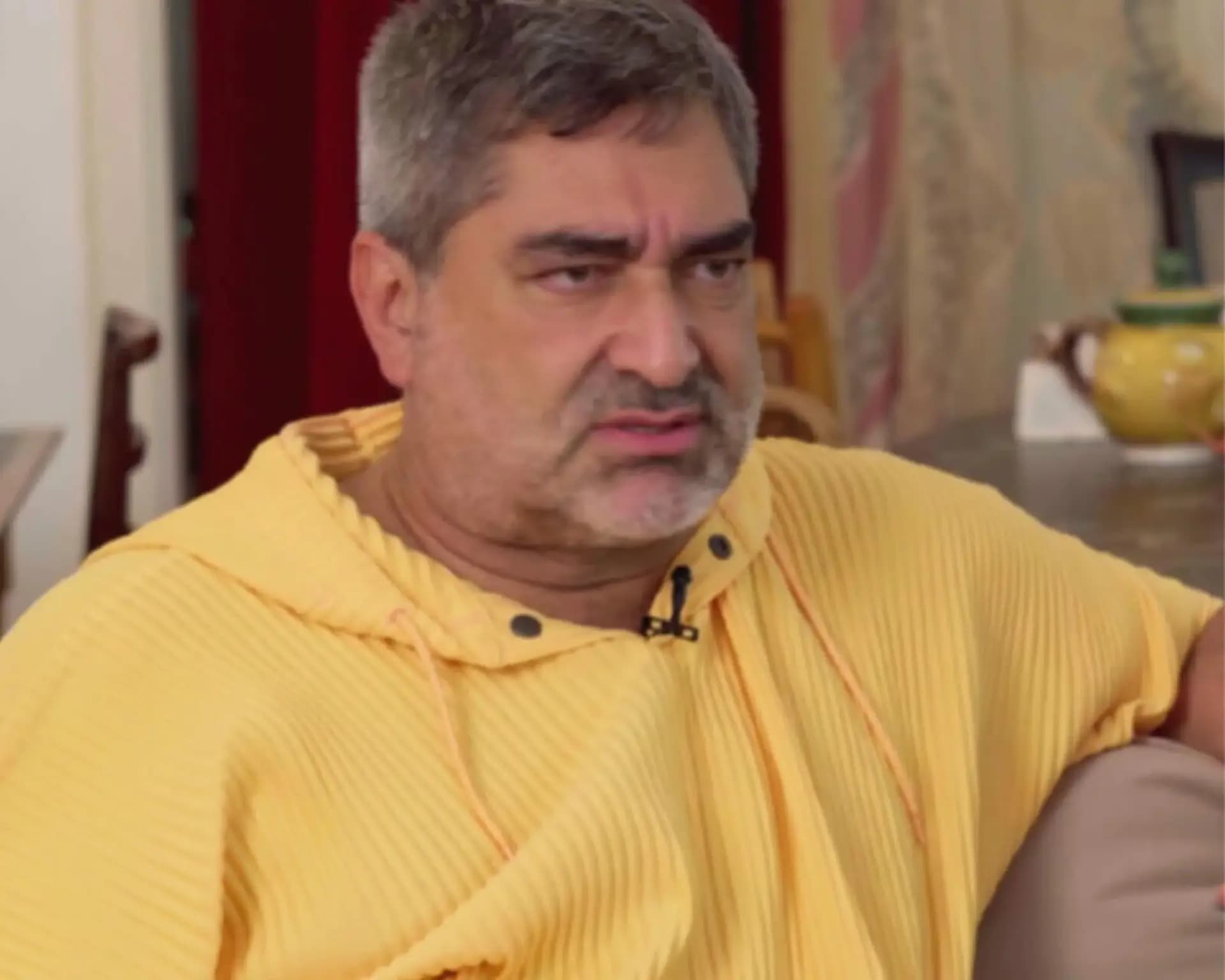Zeca Camargo rebate críticas devido ao peso: "Ralando para conseguir"